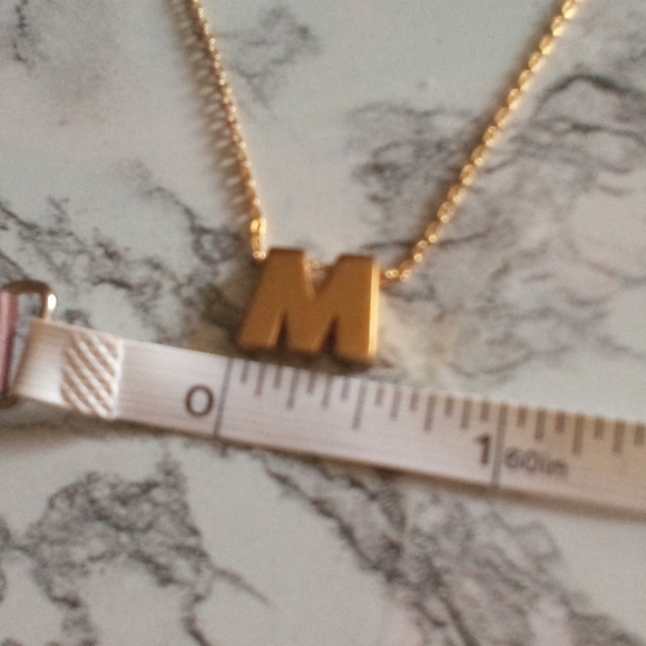🦋Vintage Crown Trifari Gold Tone Initial Letter M Necklace - Picture 7 of 9